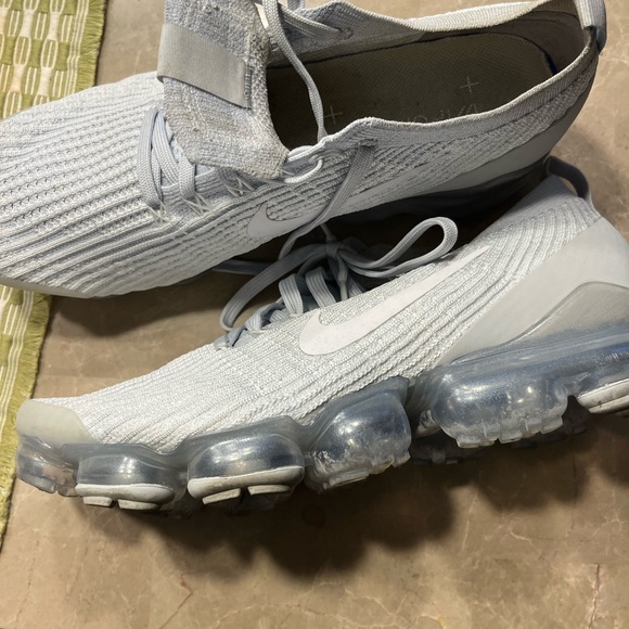 Nike Vapormax - Picture 2 of 3